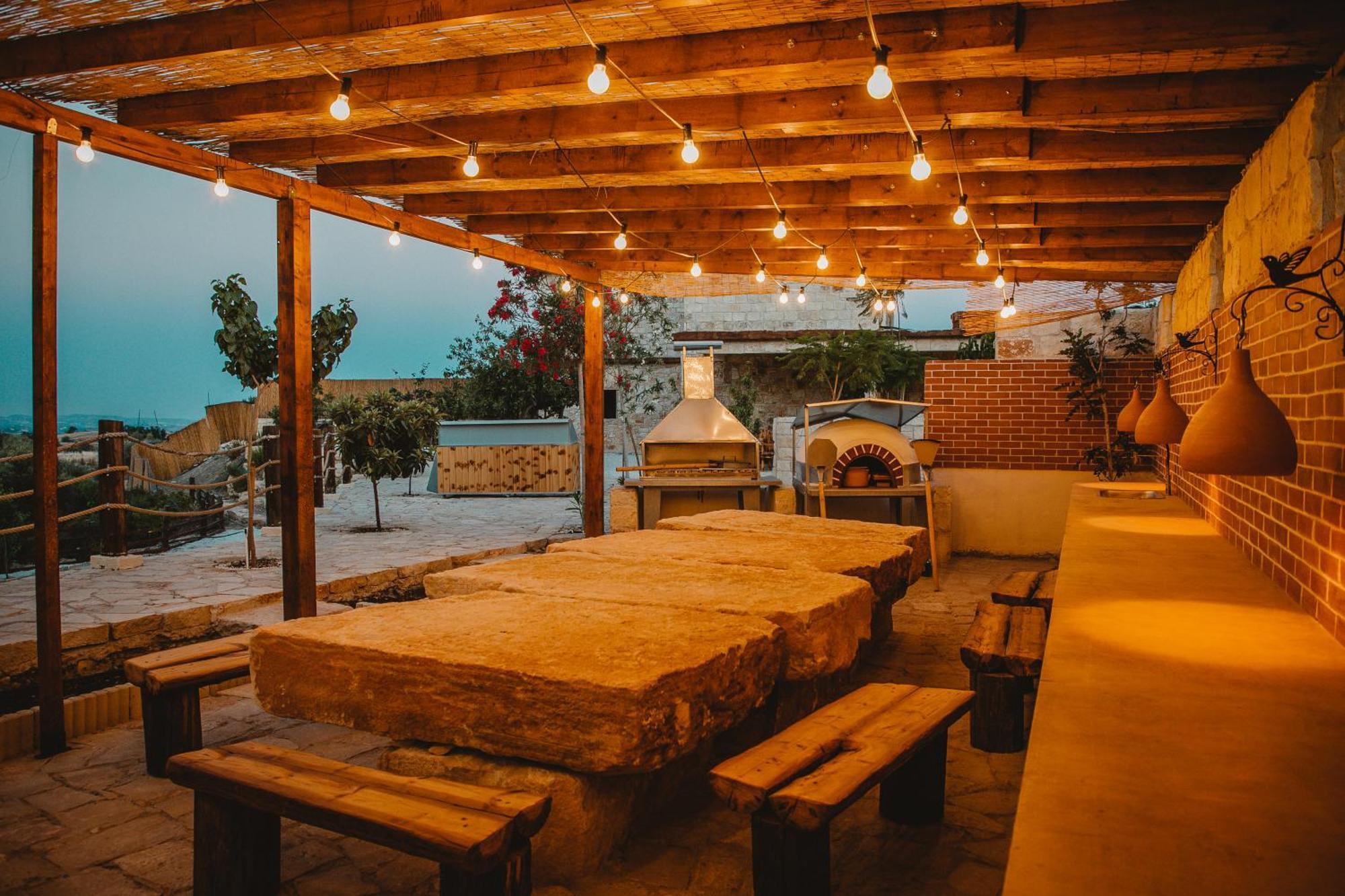 Kleos Noble Retreat - Stone-Build Apartments & Rooms With Pool, Sauna & Bbq Area Лимасол Экстерьер фото