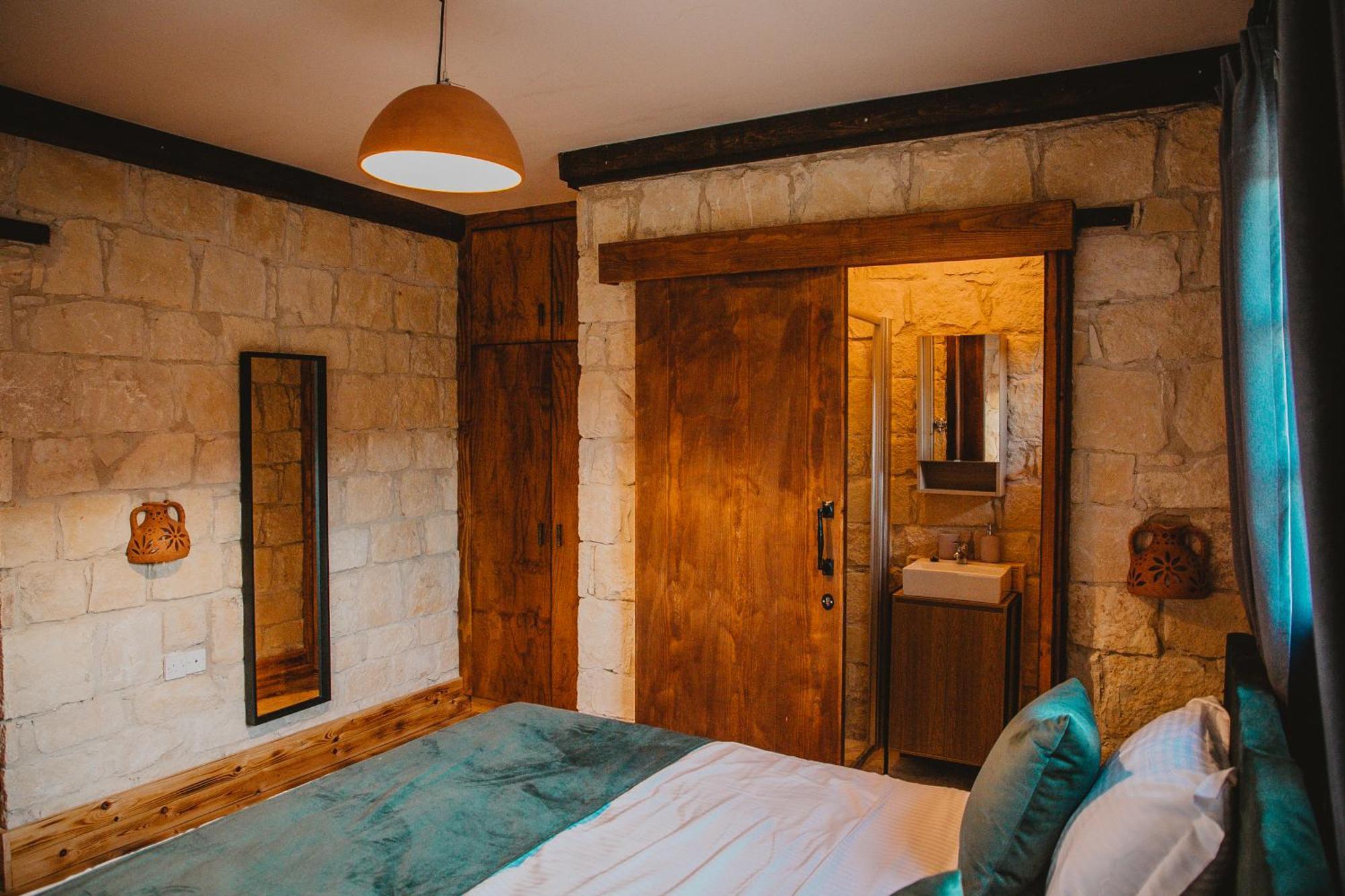 Kleos Noble Retreat - Stone-Build Apartments & Rooms With Pool, Sauna & Bbq Area Лимасол Номер фото