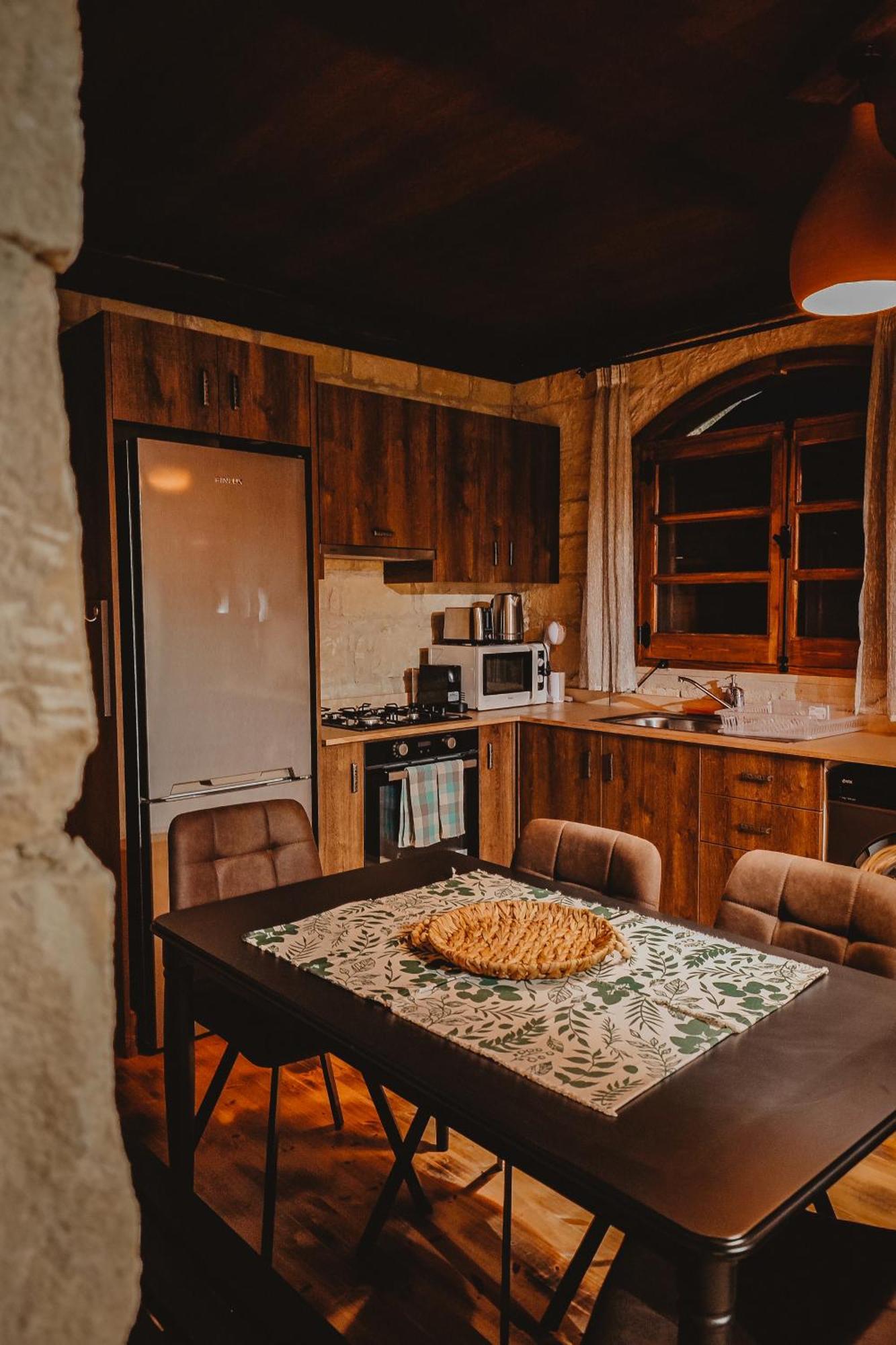 Kleos Noble Retreat - Stone-Build Apartments & Rooms With Pool, Sauna & Bbq Area Лимасол Экстерьер фото